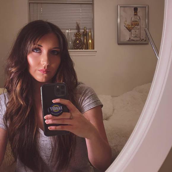 Meet your Posher, Paige - Picture 1 of 1